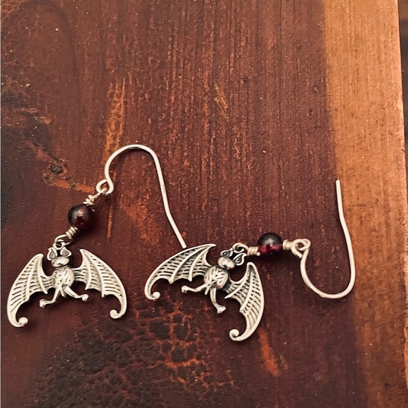 Sterling silver bat earrings. Stamped EG in script. - Picture 8 of 9